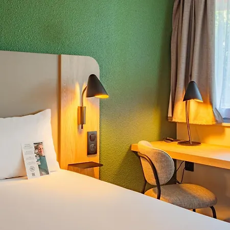 Campanile Nantes ~ 3*