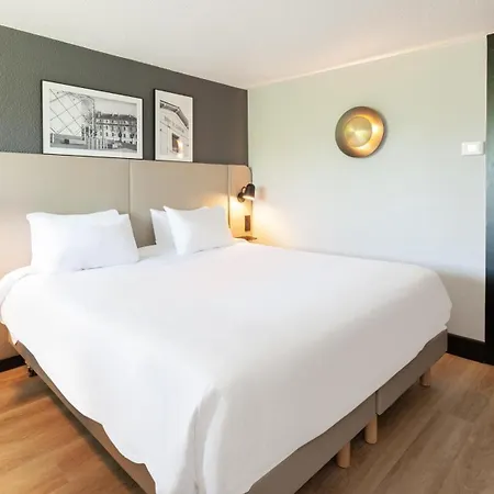Campanile Nantes ~ 3*