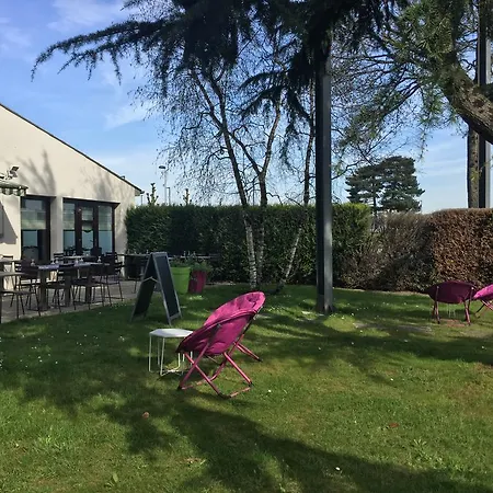 Hotel Campanile Nantes ~