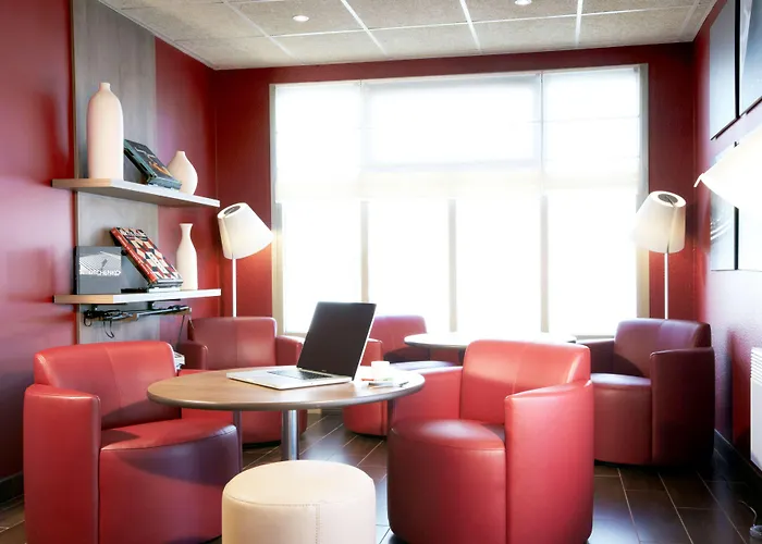 Campanile Nantes ~ 3*